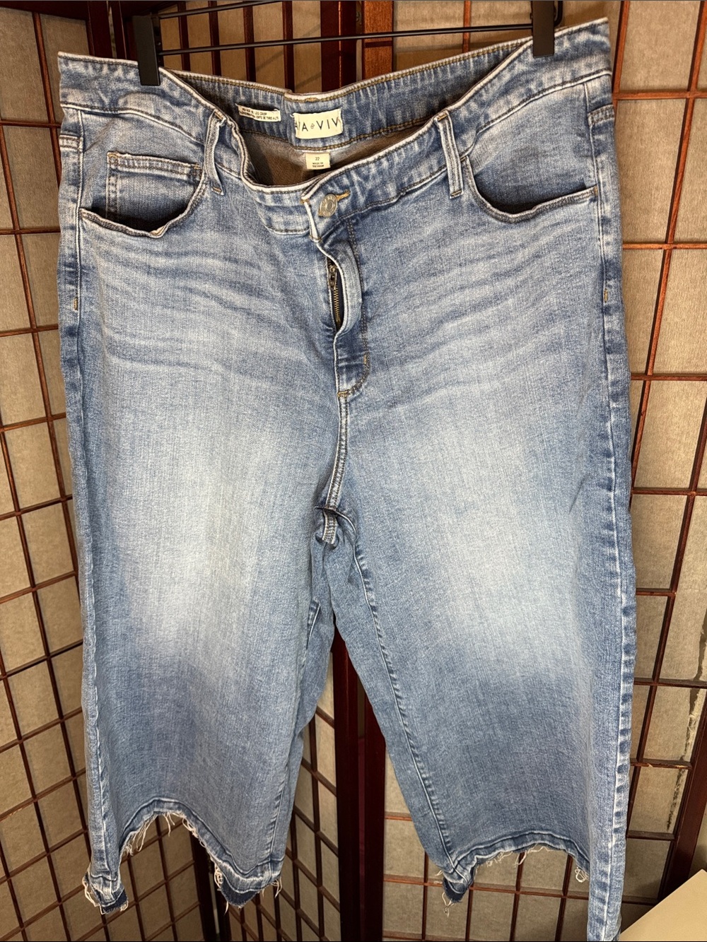 Ava & Viv Light Blue Cropped Distressed Jeans